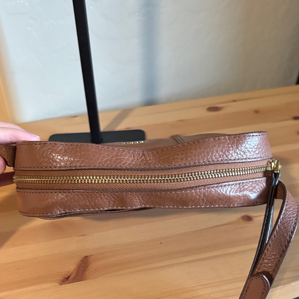 Fossil Brown Leather Crossbody Bag - Picture 5 of 9